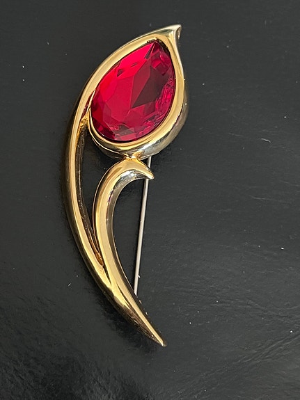 Vintage Oscar de la Renta Elegant brosch med rubinröd kristall