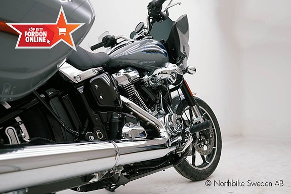 Harley-Davidson Lowrider ST FLXRST 10 of 24