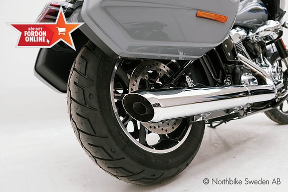 Harley-Davidson Lowrider ST FLXRST 11 of 24