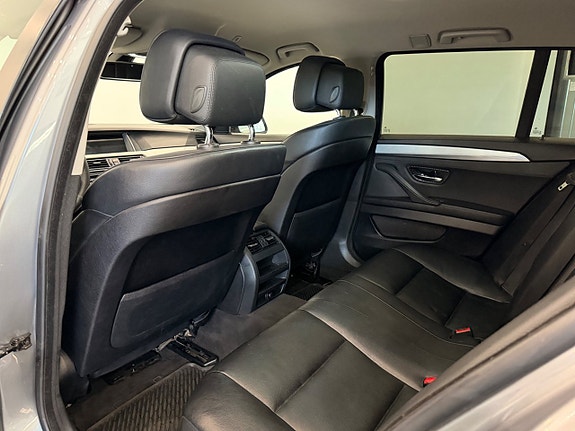 BMW 520d 15 of 17