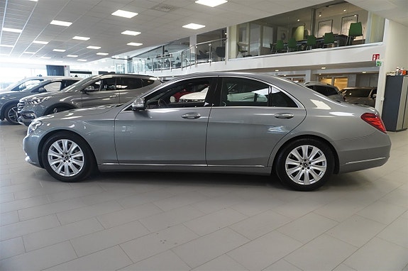 Mercedes-Benz S350 3 of 5
