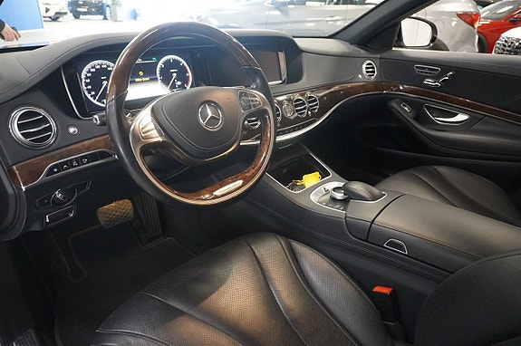 Mercedes-Benz S350 2 of 5