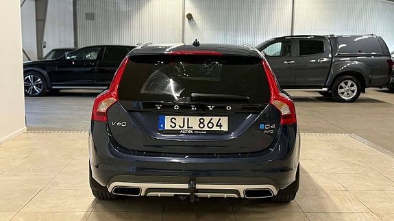 Volvo V60 8 of 25