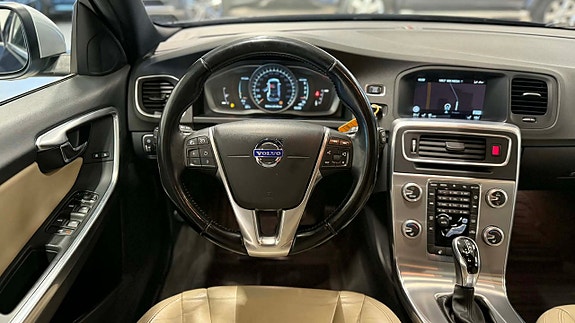 Volvo V60 17 of 25