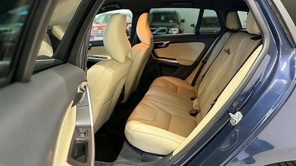 Volvo V60 12 of 25