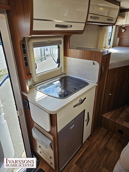 Hymer Van 520 S / Endast 6.37m / Enkelsängar / Mercedes / Automat 9 of 19