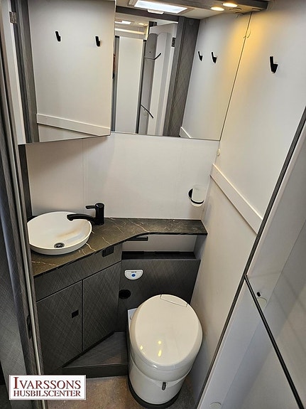 Etrusco T 7.4 QBC / PRISSÄNKT / Queensbed / Automat / Scandic Edition 18 of 23