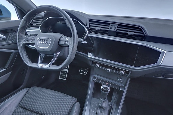 Audi Q3 8 of 21
