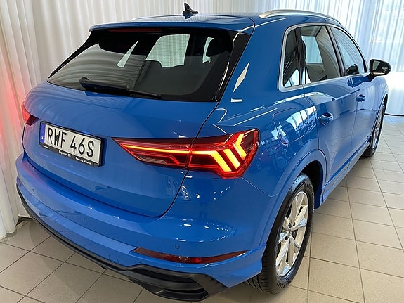 Audi Q3 3 of 5