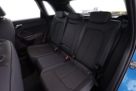 Audi Q3 16 of 21