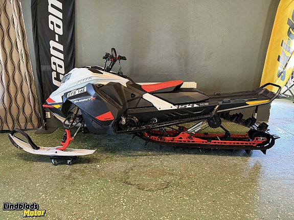 Ski-Doo Summit X Expert 154" 850 E-TEC -21 m. SHOT 2 of 5