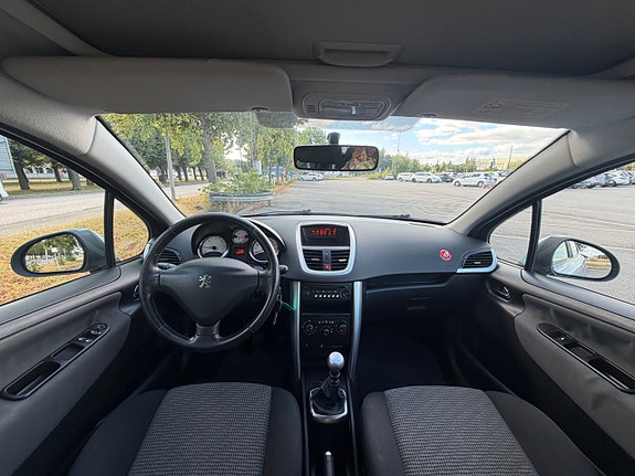 Peugeot 207 18 of 24