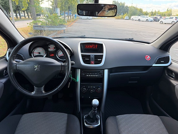 Peugeot 207 19 of 24