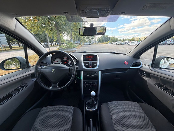 Peugeot 207 17 of 24