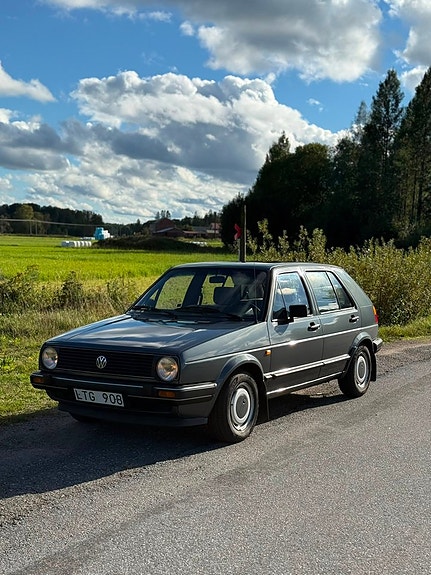 Volkswagen Golf I 2 of 10