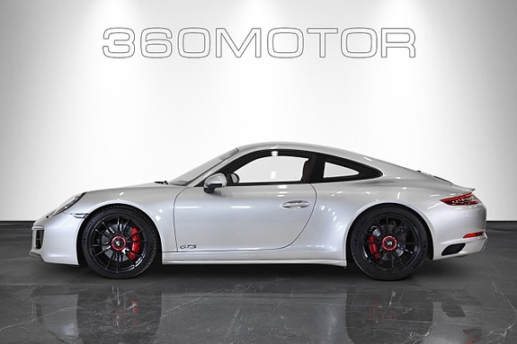 Porsche 911 Carrera 4 GTS 4 of 5