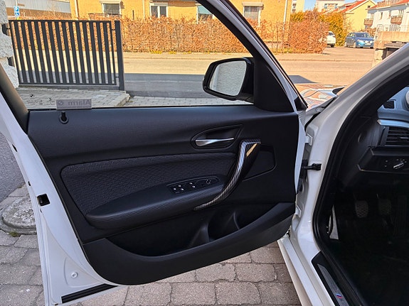 BMW 116i 30 of 30