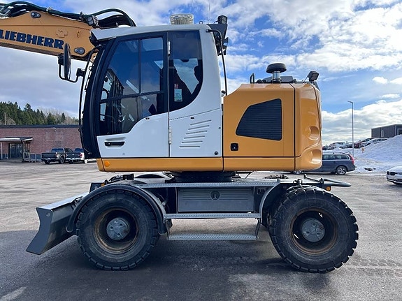 Liebherr A918 Compact 2019 8 of 11