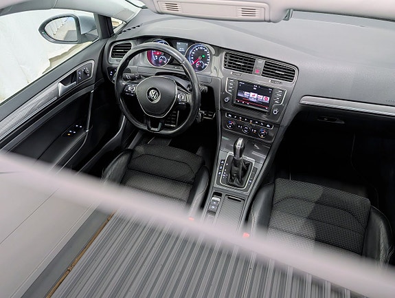 Volkswagen Golf Alltrack 8 of 16