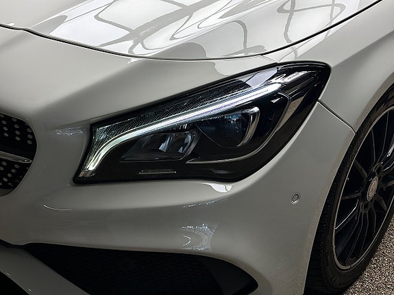 Mercedes-Benz CLA220 d 4 of 5