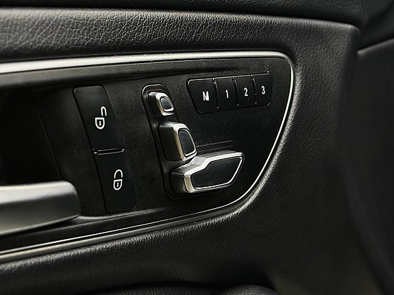 Mercedes-Benz CLA220 d 16 of 30