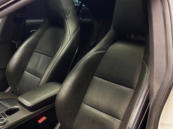 Mercedes-Benz CLA220 d 20 of 30