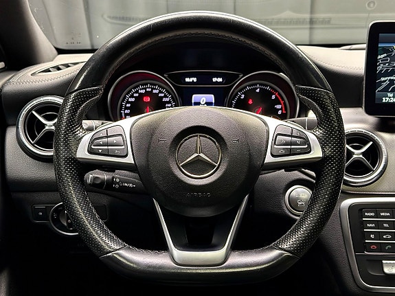 Mercedes-Benz CLA220 d 24 of 30