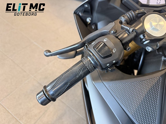 Yamaha YZF-R125 0.125 | Nyservad | Nybesiktad | GPR System 19 of 21