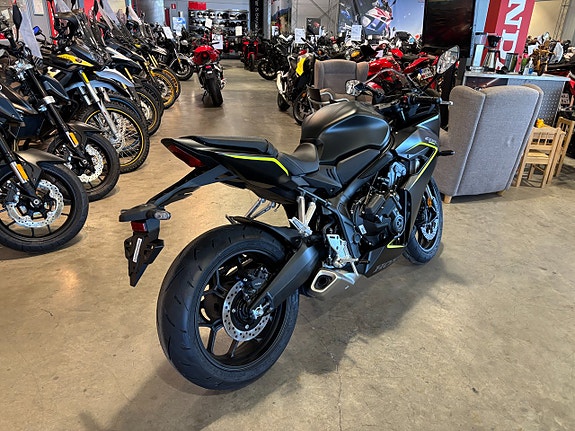 Honda CBR650R E-Clutch 3 of 5