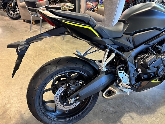 Honda CBR650R E-Clutch 9 of 11