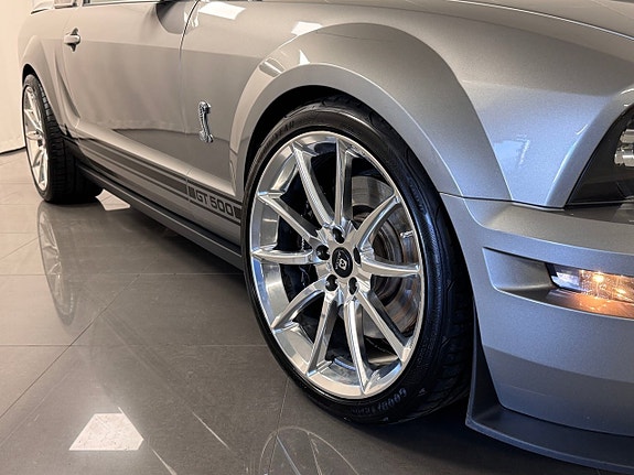 Ford Mustang 3 of 5