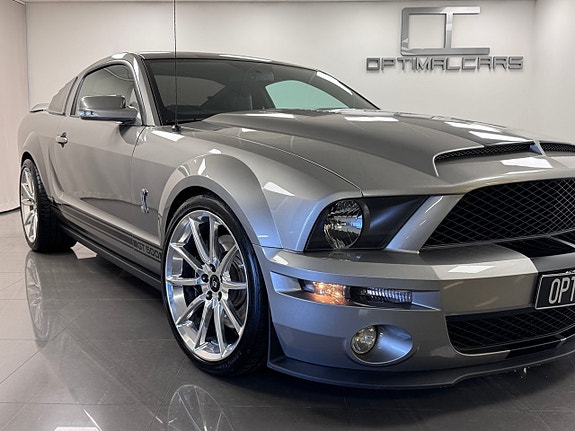 Ford Mustang 2 of 5