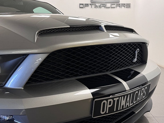 Ford Mustang 4 of 5