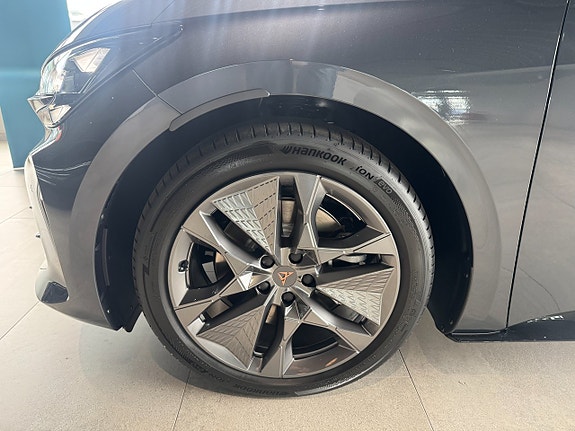 Cupra Born 17 of 17