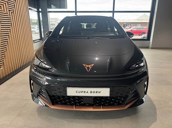 Cupra Born 2 of 5