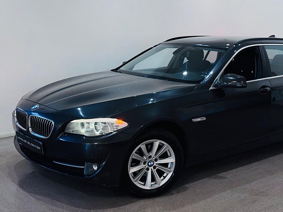 BMW 520d 2 of 5
