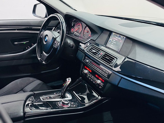 BMW 520d 4 of 5