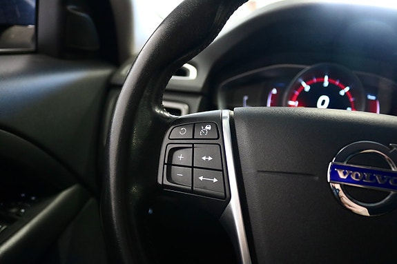 Volvo XC70 12 of 17