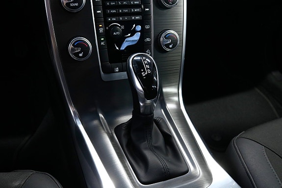 Volvo XC70 14 of 17