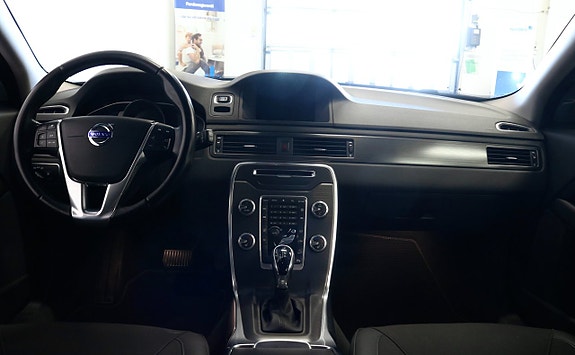 Volvo XC70 9 of 17