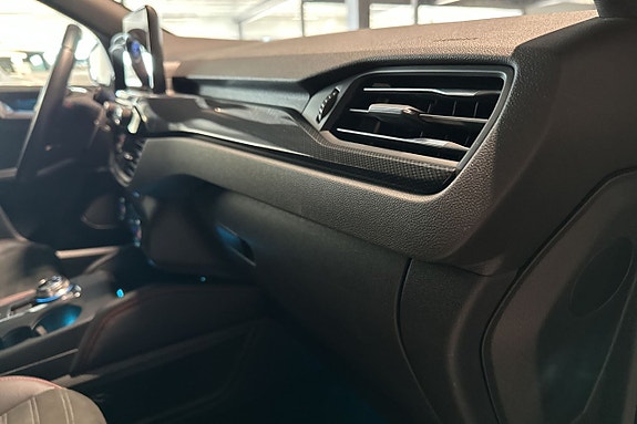 Ford Kuga 17 of 21