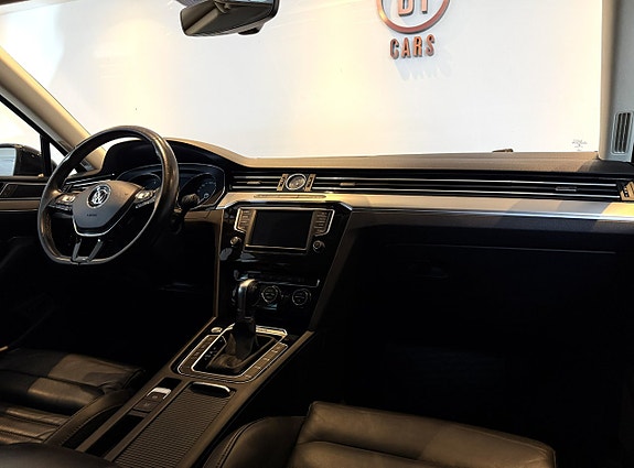 Volkswagen Passat 11 of 19