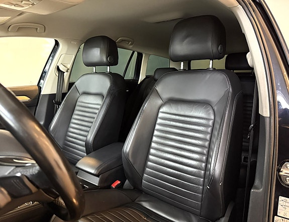 Volkswagen Passat 9 of 19