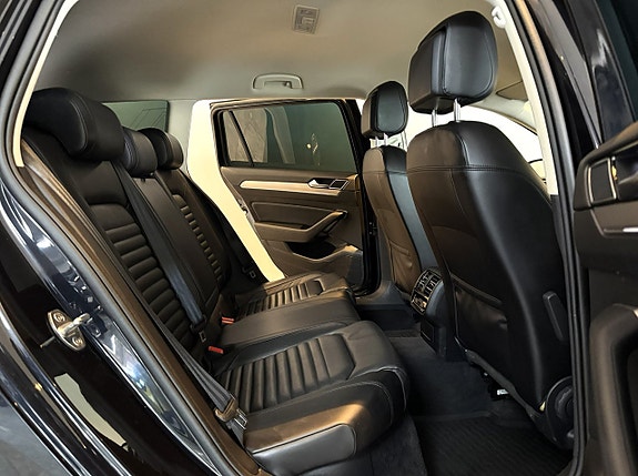 Volkswagen Passat 8 of 19