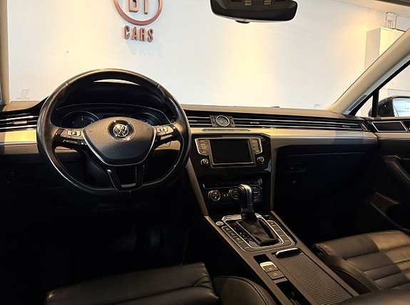 Volkswagen Passat 10 of 19