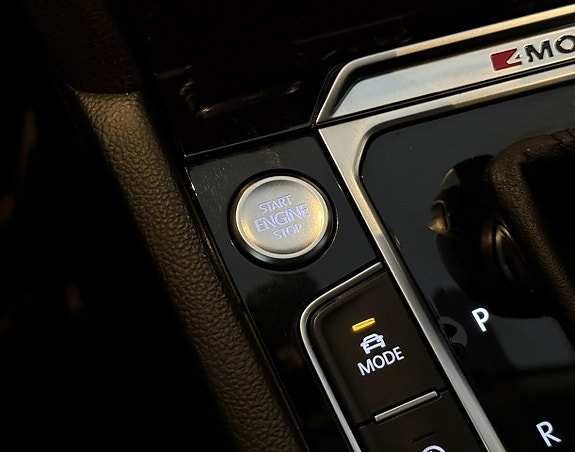 Volkswagen Passat 17 of 19