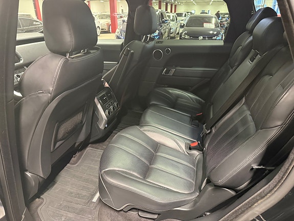 Land Rover Range Rover Sport 16 of 29