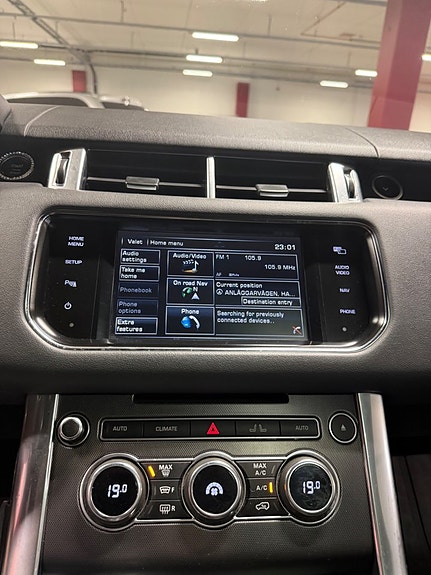 Land Rover Range Rover Sport 25 of 29