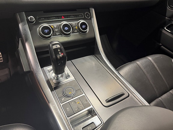 Land Rover Range Rover Sport 24 of 29