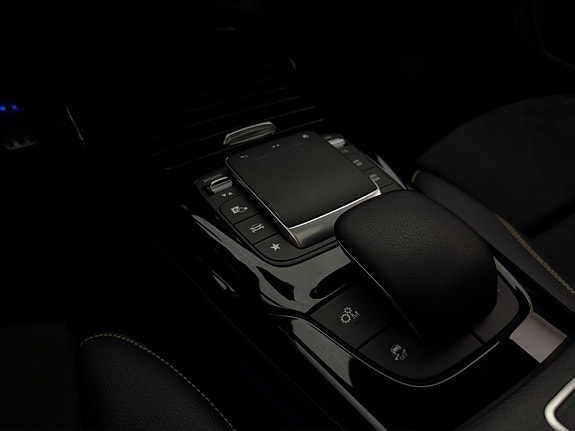 Mercedes-Benz CLA45 28 of 30